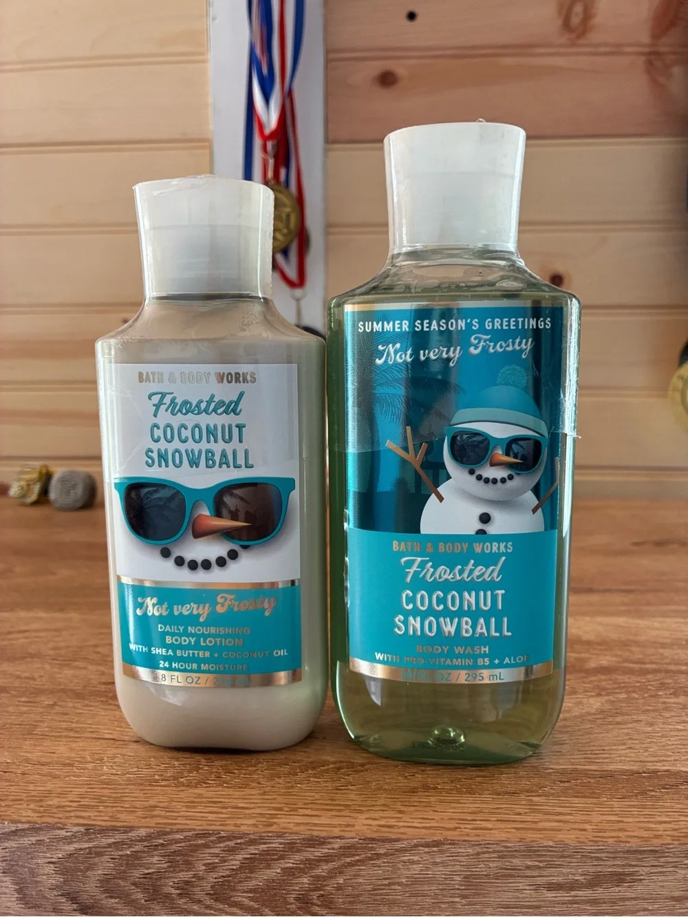 Bath & Body Works Frosted Coconut Snowball Duo - Teal & White Accents